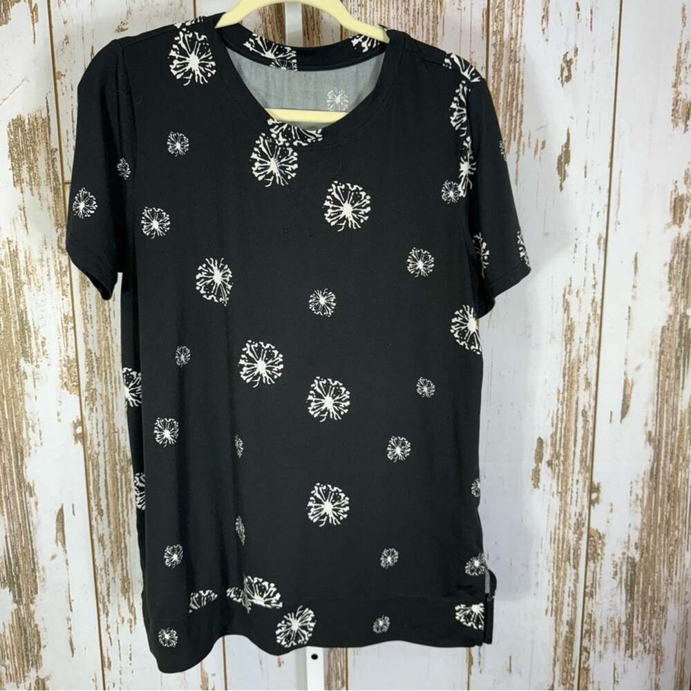 Chic Black Floral Short Sleeve Top, Size Large. Good used condition!